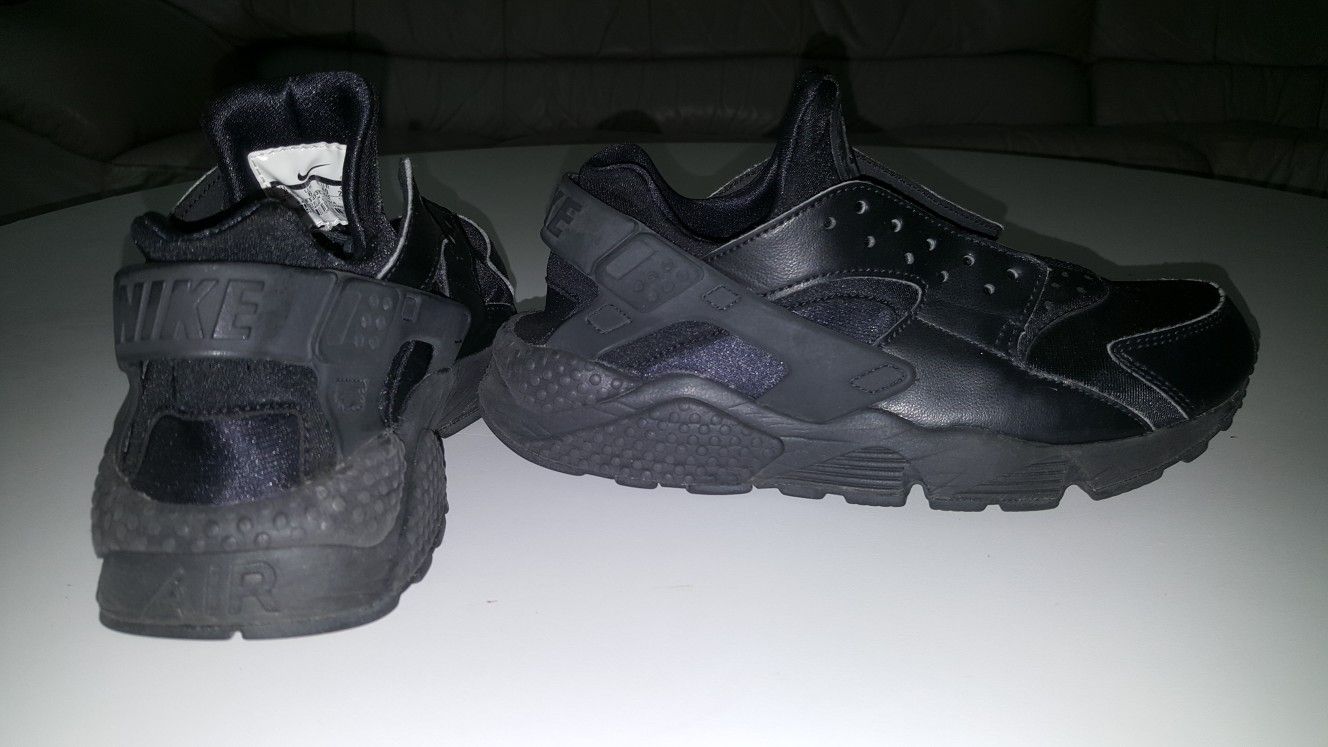 Nike Air Huarache Women size 8.5