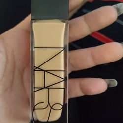NARS Natural Radiant Longwear Fondation