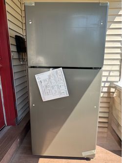GE REFRIGERATOR NEW