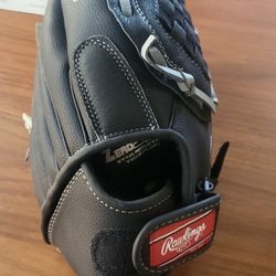 New Rawlings Softball Glove 13 "