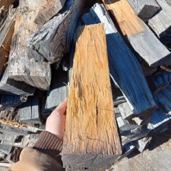 Seasoned Hardwood Firewood 
