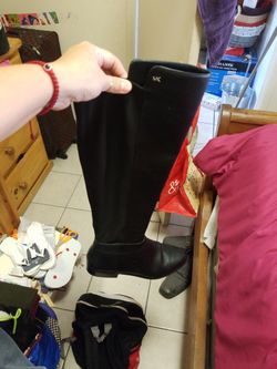 Michel Kors Bromley Flat Boots Black Size 9