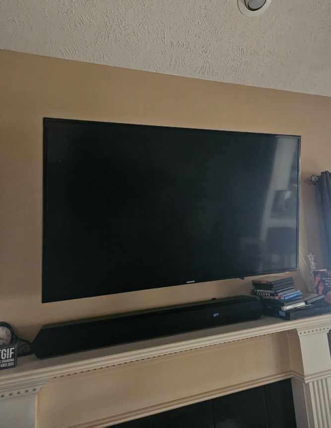 Samsung 55"smart TV, With Remote