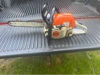 Stihl MS251 chainsaw