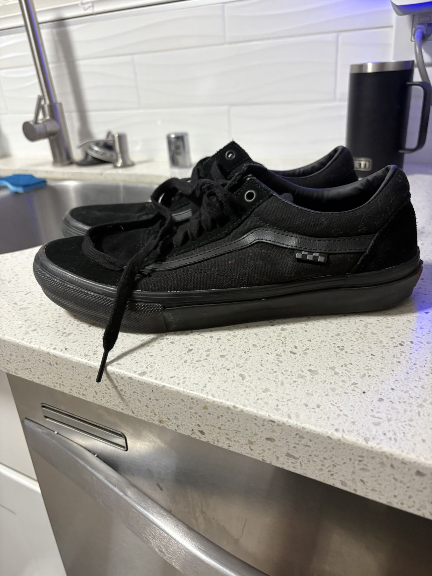 Men’s 10.5 Vans