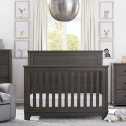 Baby crib and changing dresser set