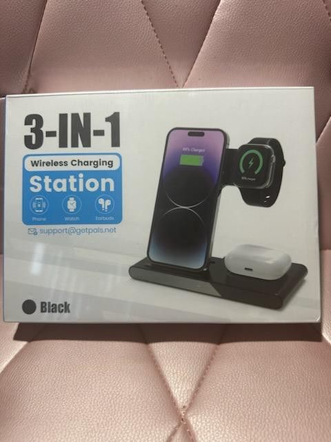 3 In 1 Chargering Station