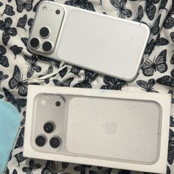 Apple iPhone 17 Pro Max Silver (AT&T)