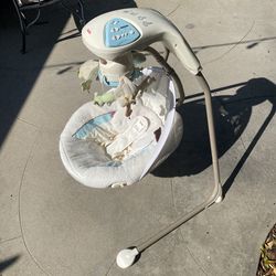 Like New Fisher Price Musical Infant Rocker