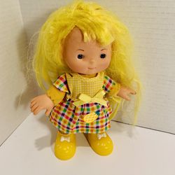 Vintage GI-GO TOYS Cloth/Plastic Expressions DOLL Yellow Hair Pineapple Girl