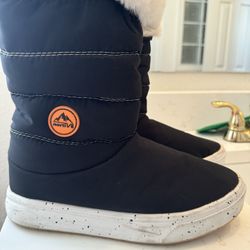 Snow Boots Size 8