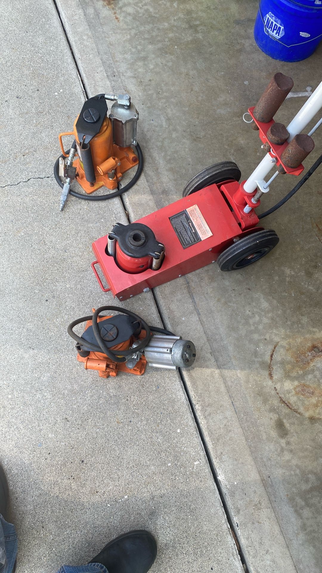 Air 20 Tons Hydraulic Jacks
