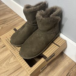 New Kirkland Boots Size 8 
