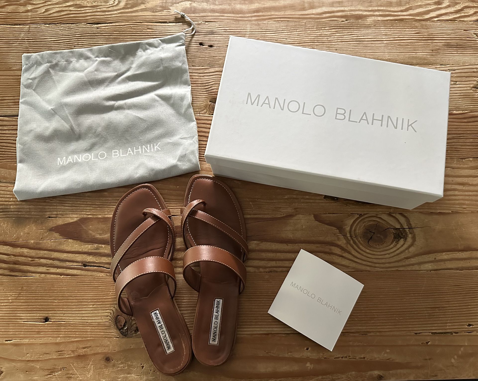 Manolo Blahnik  Susa Flat Leather Sandals