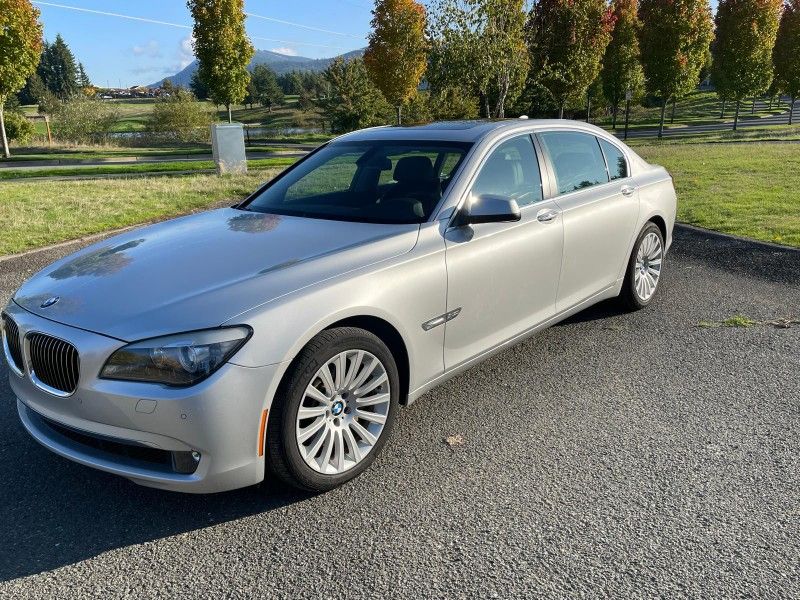 2011 BMW 740Li