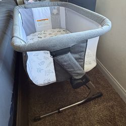 Bed side bassinet