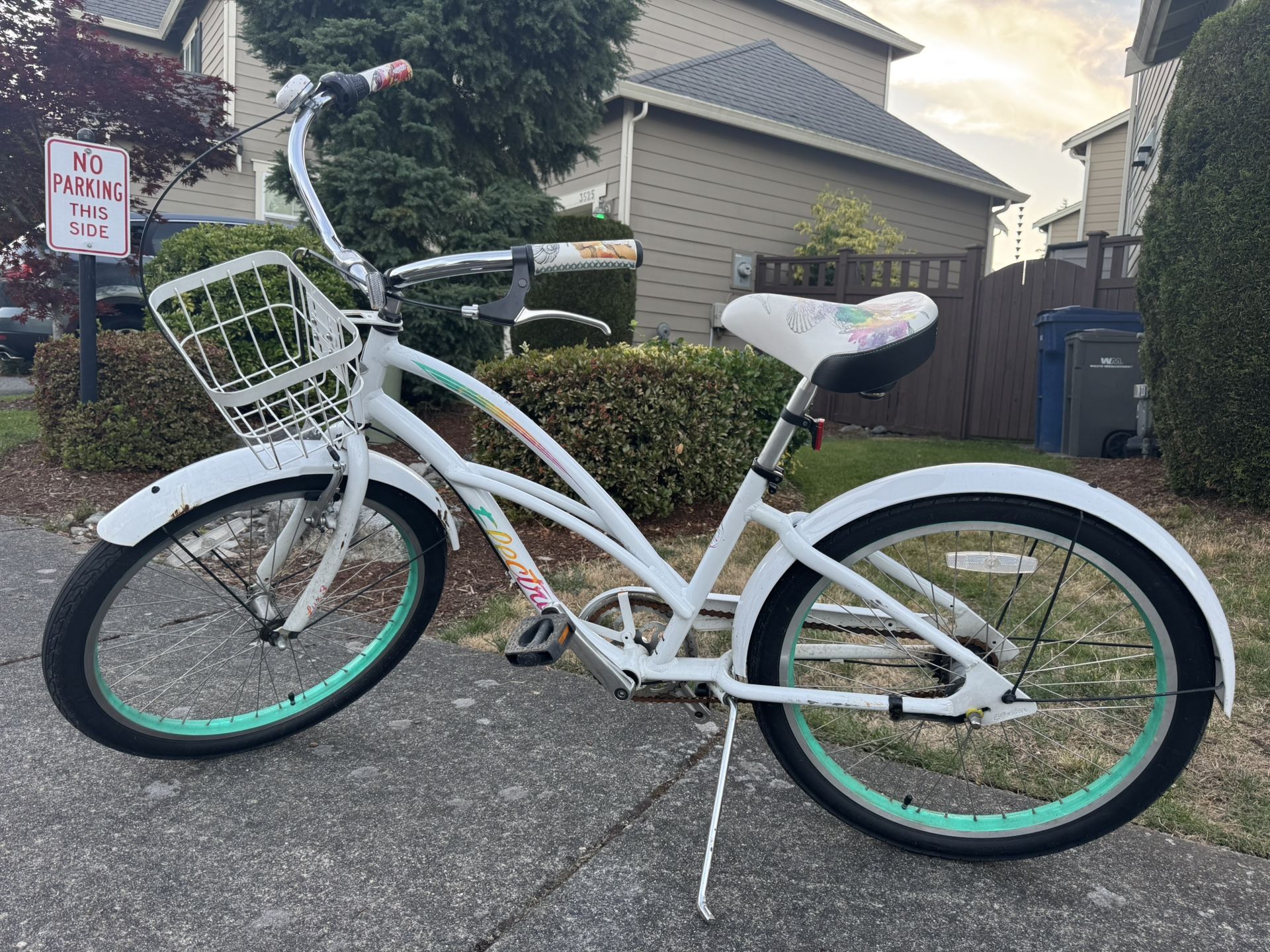 Electra Cruiser Lux 3 Bicycle