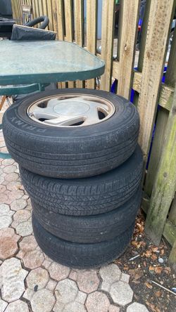 4 tire with rings for sale from Toyota sienna 205 70R15
