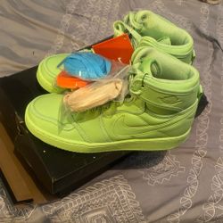 Billie Eilish Jordan 1 Woman’s Size 6
