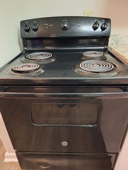 Plesser GE Stove & Oven