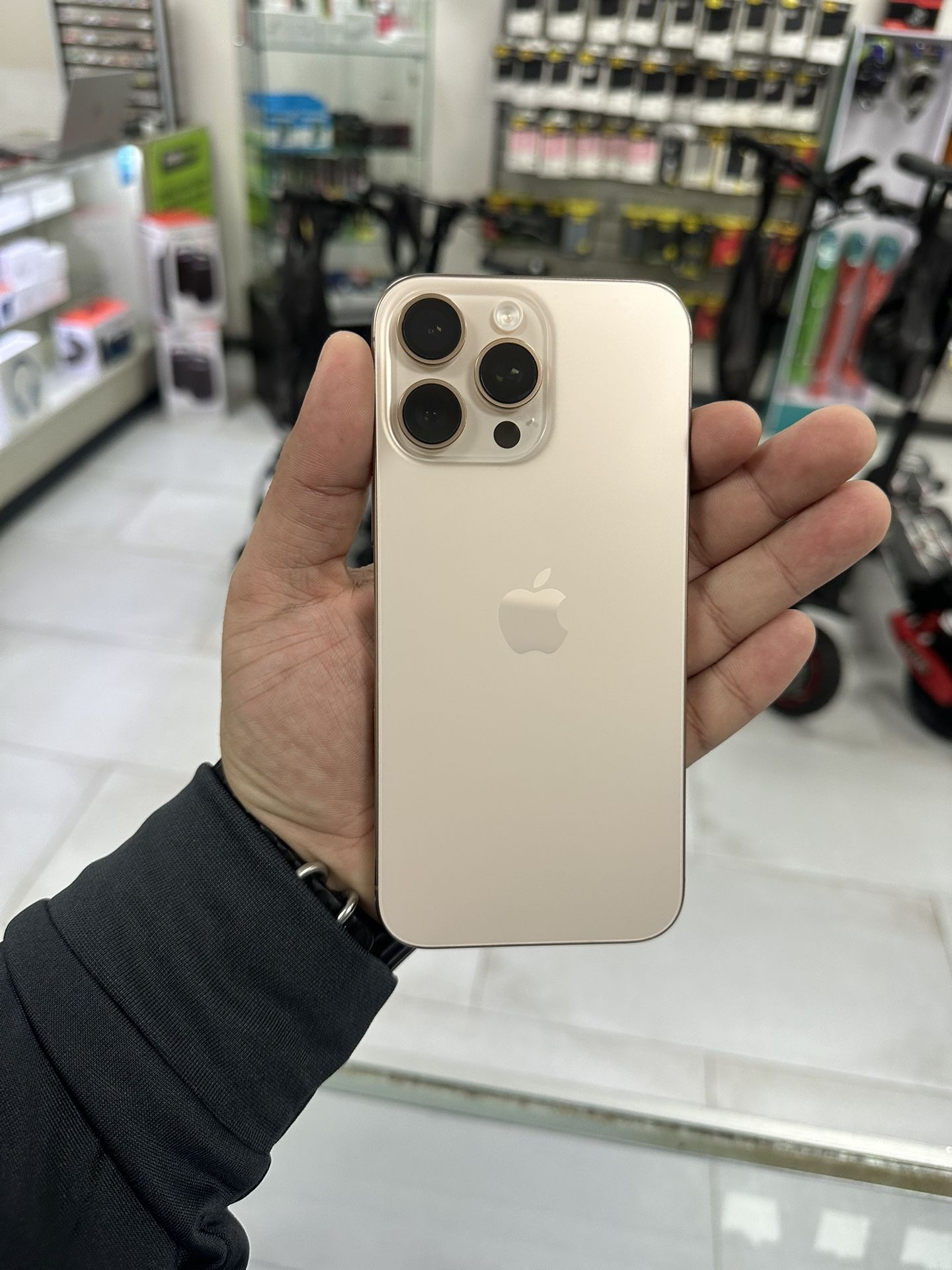 iPhone 16 Pro Max Unlocked 256GB! Finance For $50 Down Payment!!