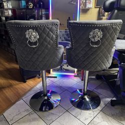 2 Bar Stools 