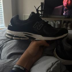 New Balance men 2002R "BLACK GUNMETAL" size 13