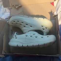 Skechers Go Foam Size 8.5