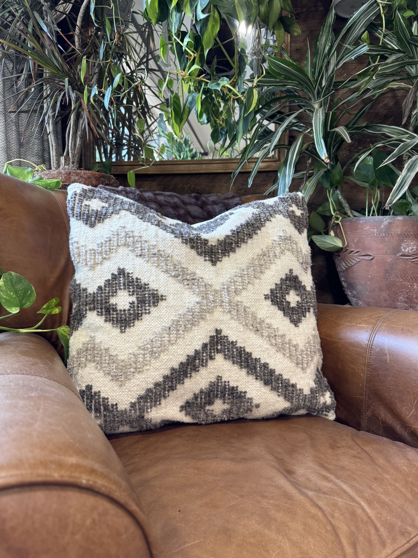 Loloi Wool Cotton Blend Kilim Set Pair Pillows 22 Square Boho Tufted Neutral Beige Cream Modern Geometric