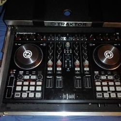 Native Instruments. Traktor Kontrol S4 MK2 DJ Controller