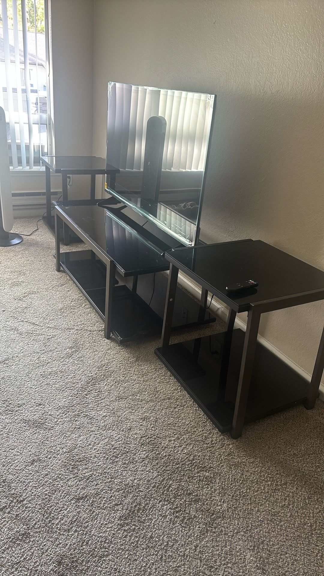 LIVING ROOM GLASS COFFEE TABLE AND SIDE TABLES