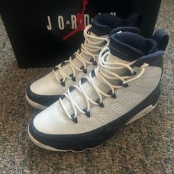 Air Jordan 9 Retro UNC University Blue 2019 Size 8.5 With Box