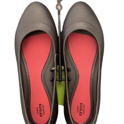 Crocs Ballet Style Flats Size 9