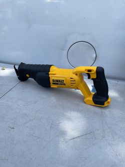 Dewalt 20 V variable speed reciprocating saw tool only
