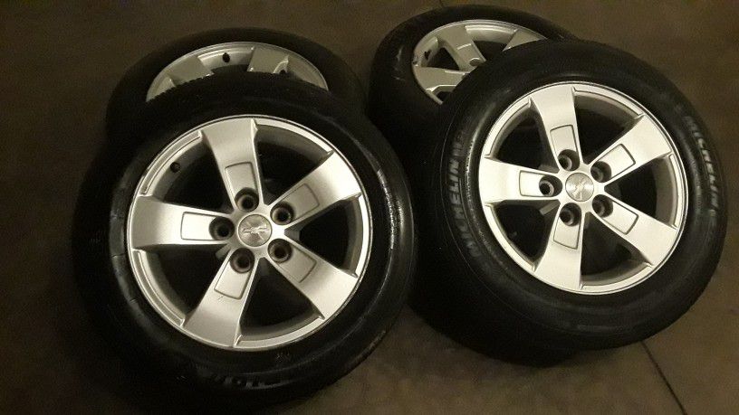Rims and Tires  16" Chevy Malibú BOLT PATTERN 5X120