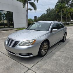 2013 Chrysler 200 Limited
