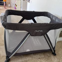 Nuna Sena Aire Travel Cot