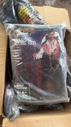 Used men’s vampire costume