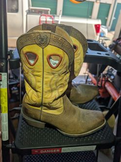 Ariat Heritage Roughstock VentTEK Boots - Yellow/Brown - Men's 10.5