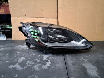 2024-2025-2026 PORSCHE CAYENNE RIGHT HEADLIGHT OEM USED #11671