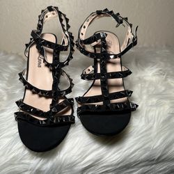 Cute Black Heels 