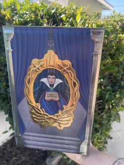 Snow White Lenticular Popcorn Tin- Limited Edition