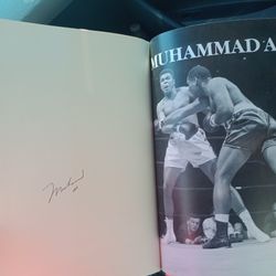 Autographed 2x Muhammad Ali Book "The greatest"