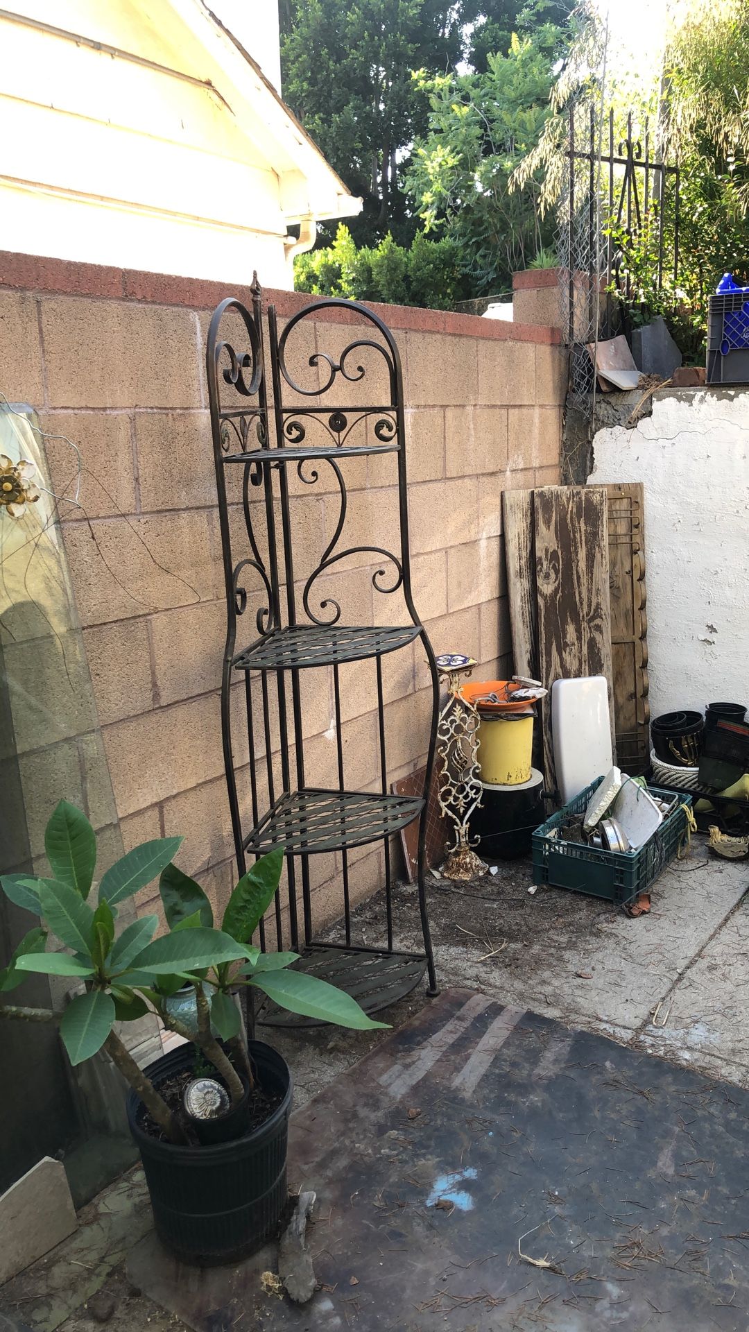 PLANT STAND