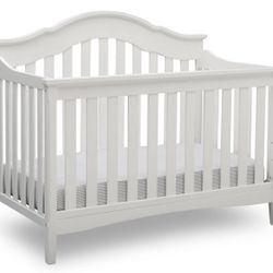 White Baby Crib – Excellent Condition