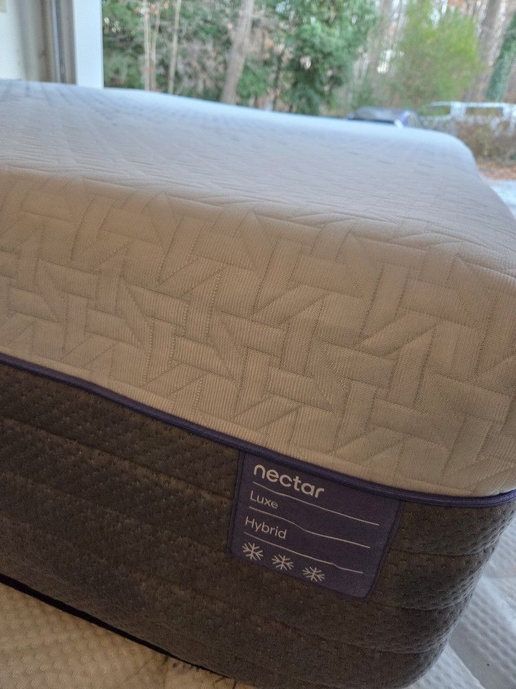 Nectar Luxe Hybrid Queen Mattress