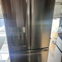 3 Door Refrigerator GE Like New 