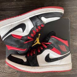 Jordan 1 Mid