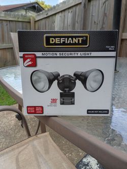 For Sale - Defiant Flood Light