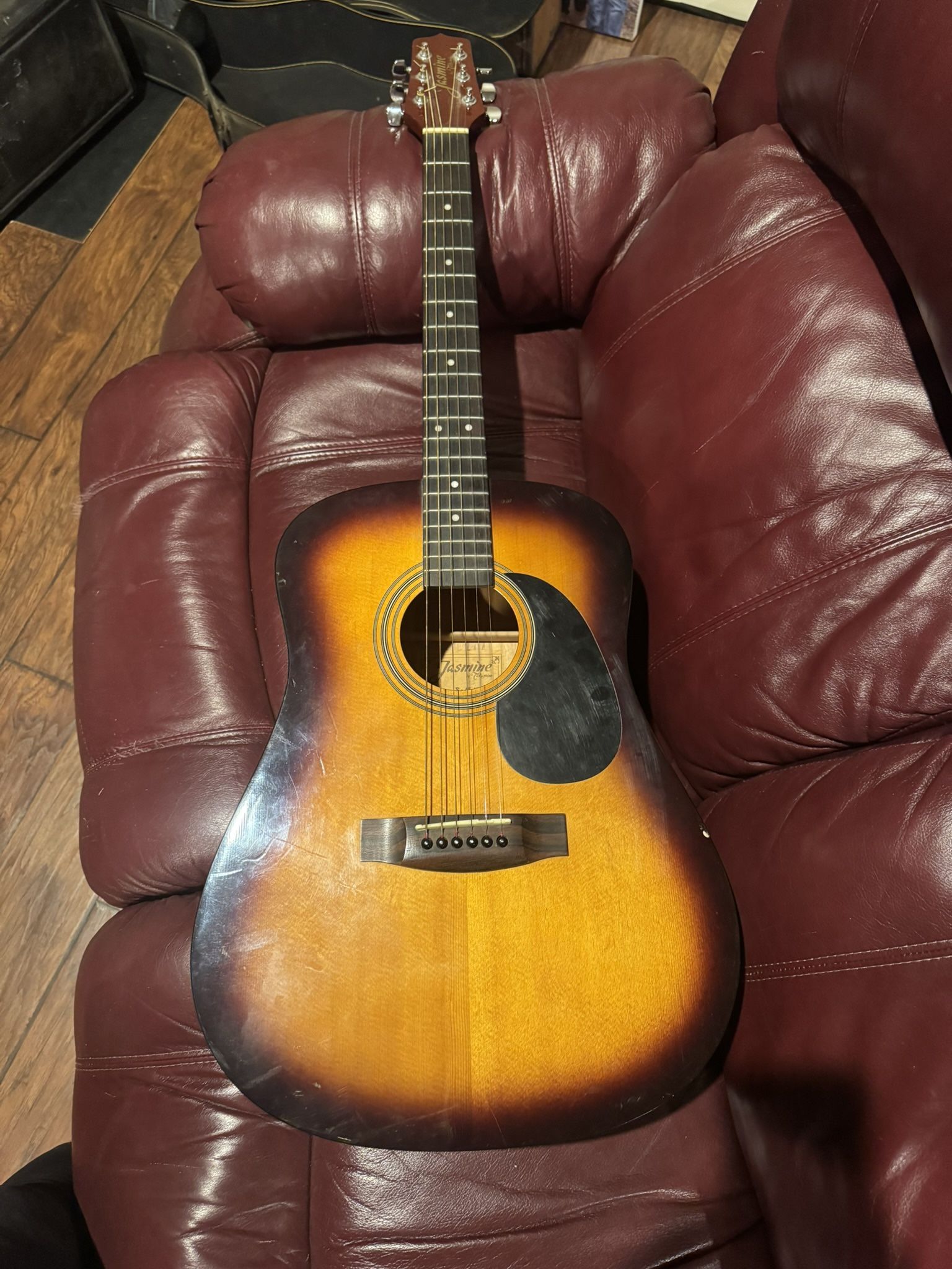 Jasmine By Takamine Guitar Vintage